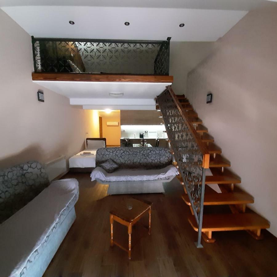 Apartmani Mia Vuksanovic Cetinje Exterior photo