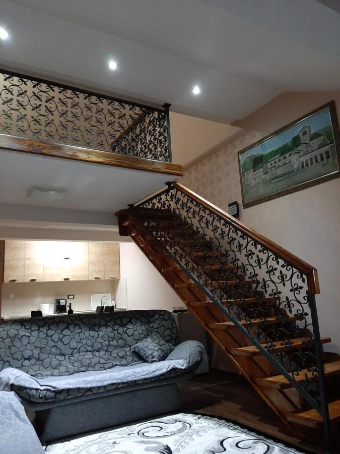 Apartmani Mia Vuksanovic Cetinje Exterior photo
